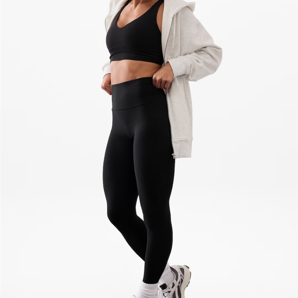 EUC athleta salutation stash 7/8 leggings
